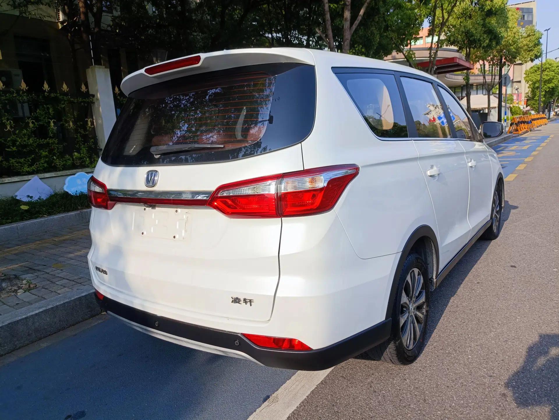 CHANGAN Lingxuan 2017 1.6L Manual Happiness Edition — миниатюра 8