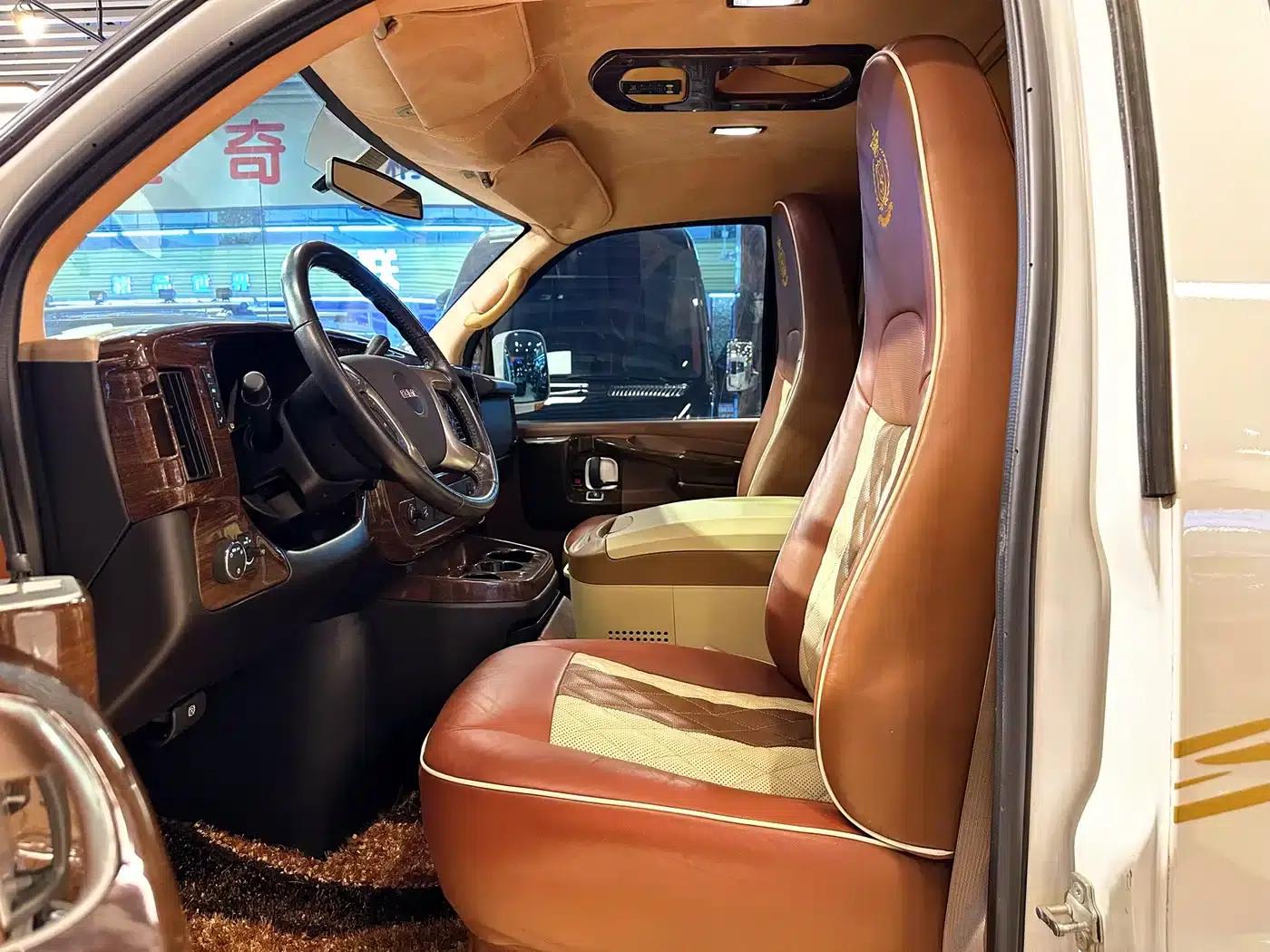 2016 SAVANA 5.3L G600S 4WD Elegant Edition — миниатюра 11