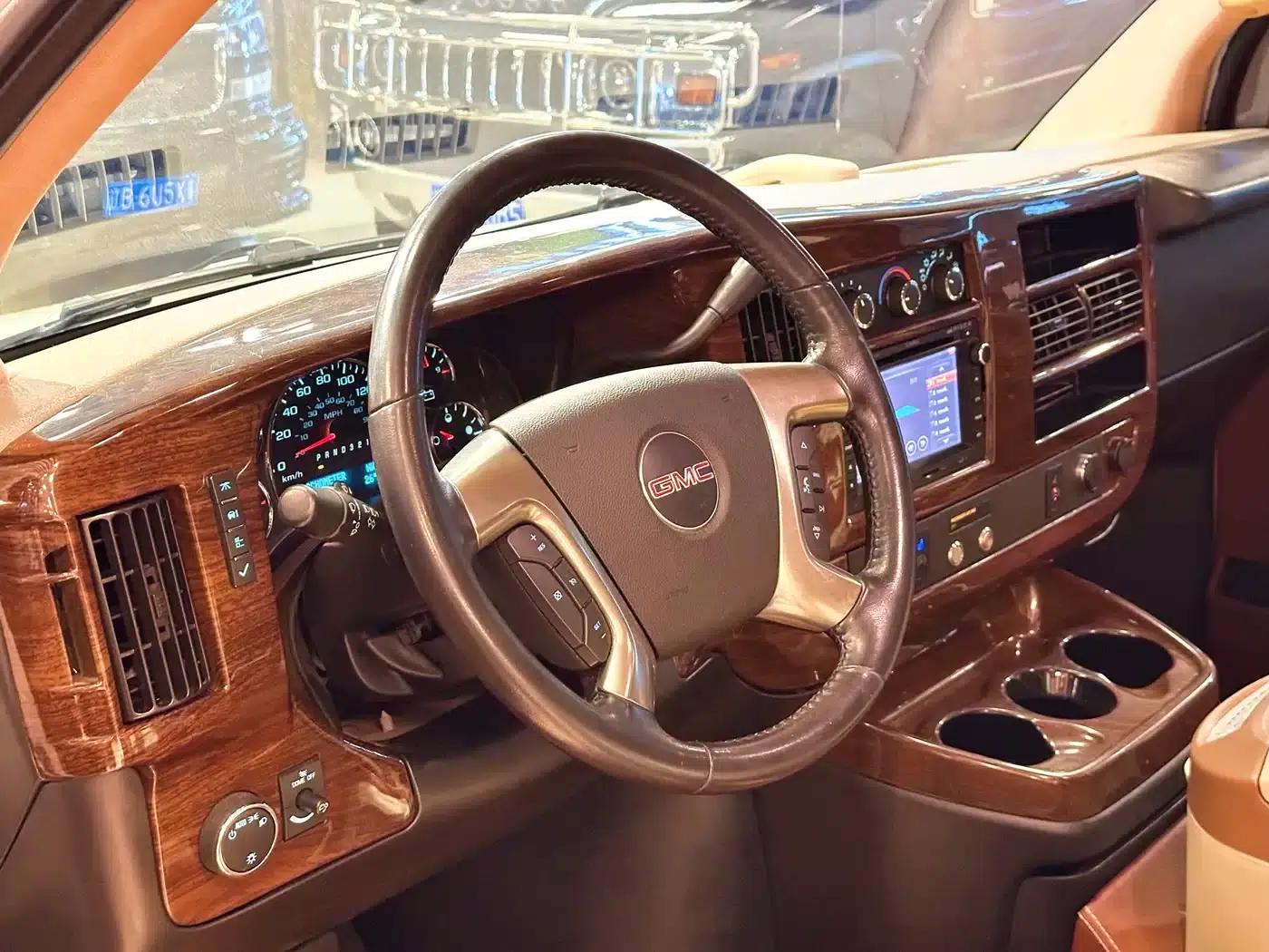 2016 SAVANA 5.3L G600S 4WD Elegant Edition — миниатюра 12