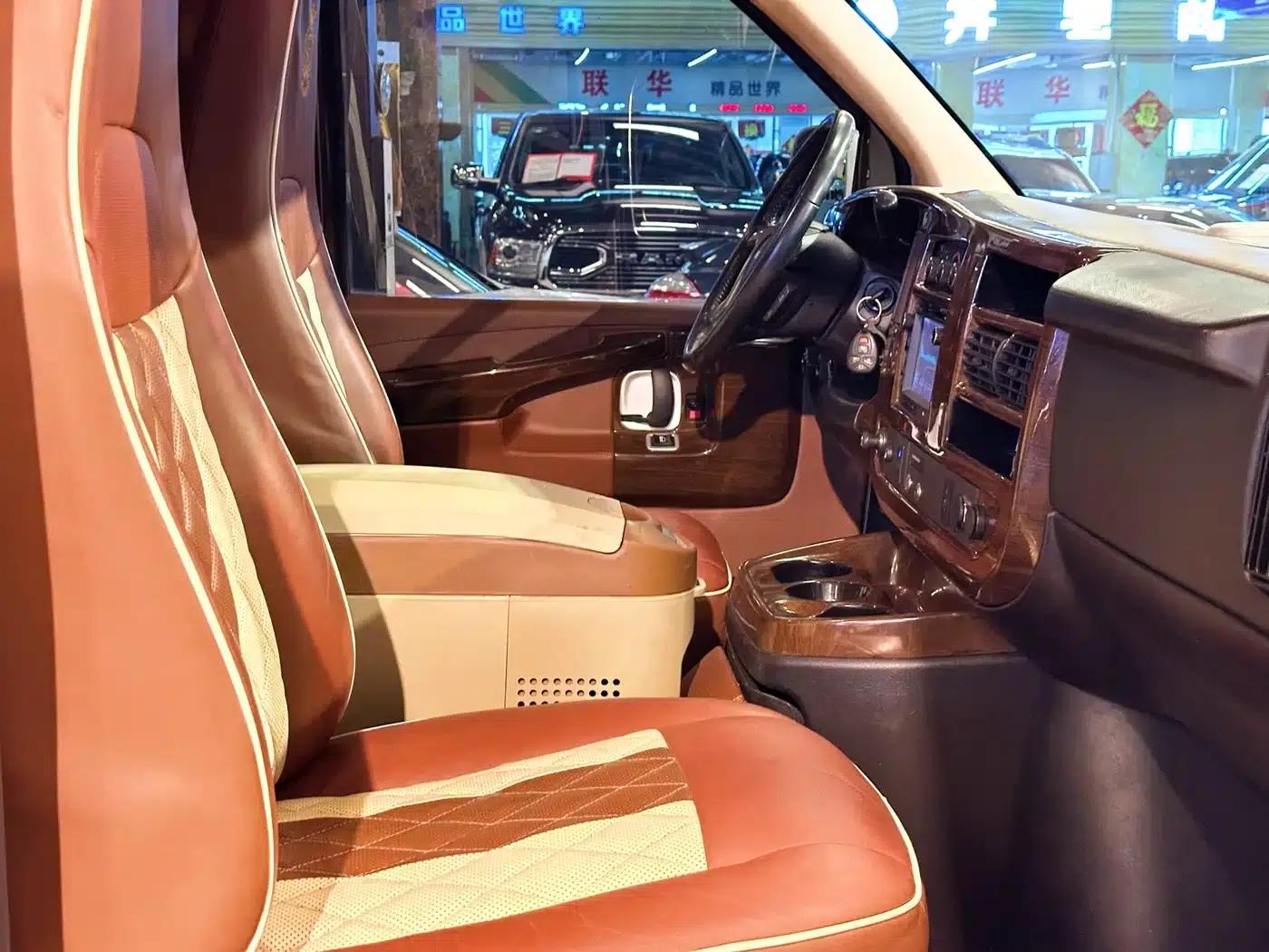 2016 SAVANA 5.3L G600S 4WD Elegant Edition — миниатюра 14