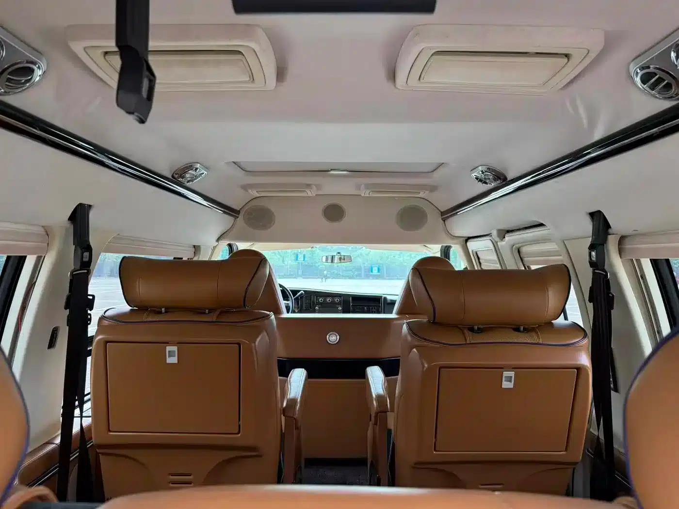 2014 SAVANA 5.3L AWD Leader Edition — миниатюра 13
