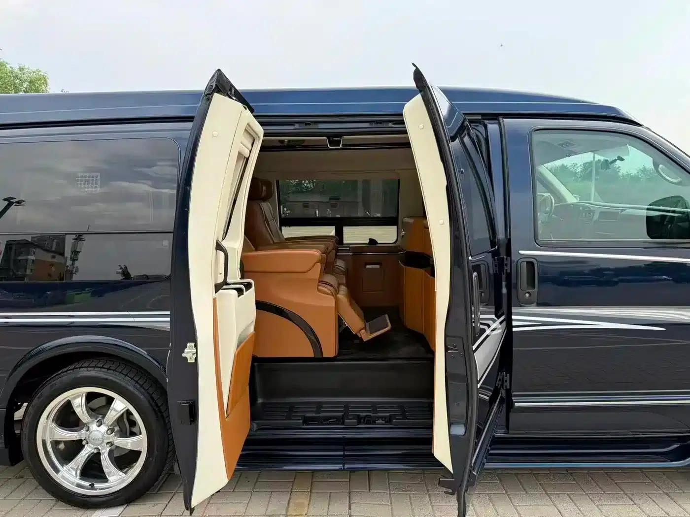 2014 SAVANA 5.3L AWD Leader Edition — миниатюра 15