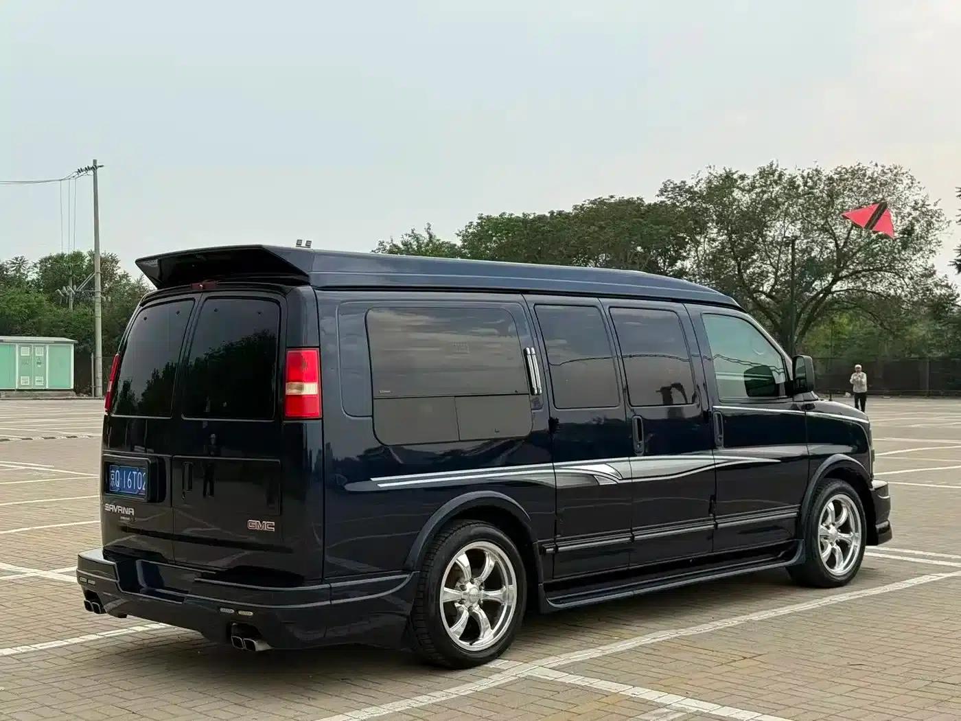 2014 SAVANA 5.3L AWD Leader Edition — миниатюра 6