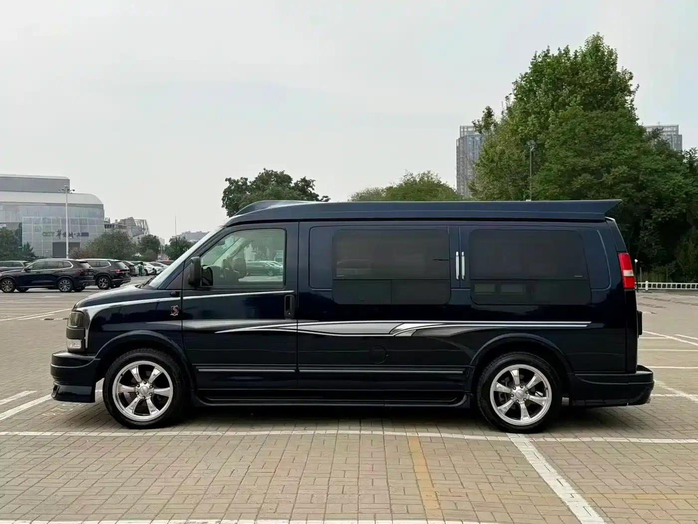 2014 SAVANA 5.3L AWD Leader Edition — миниатюра 7