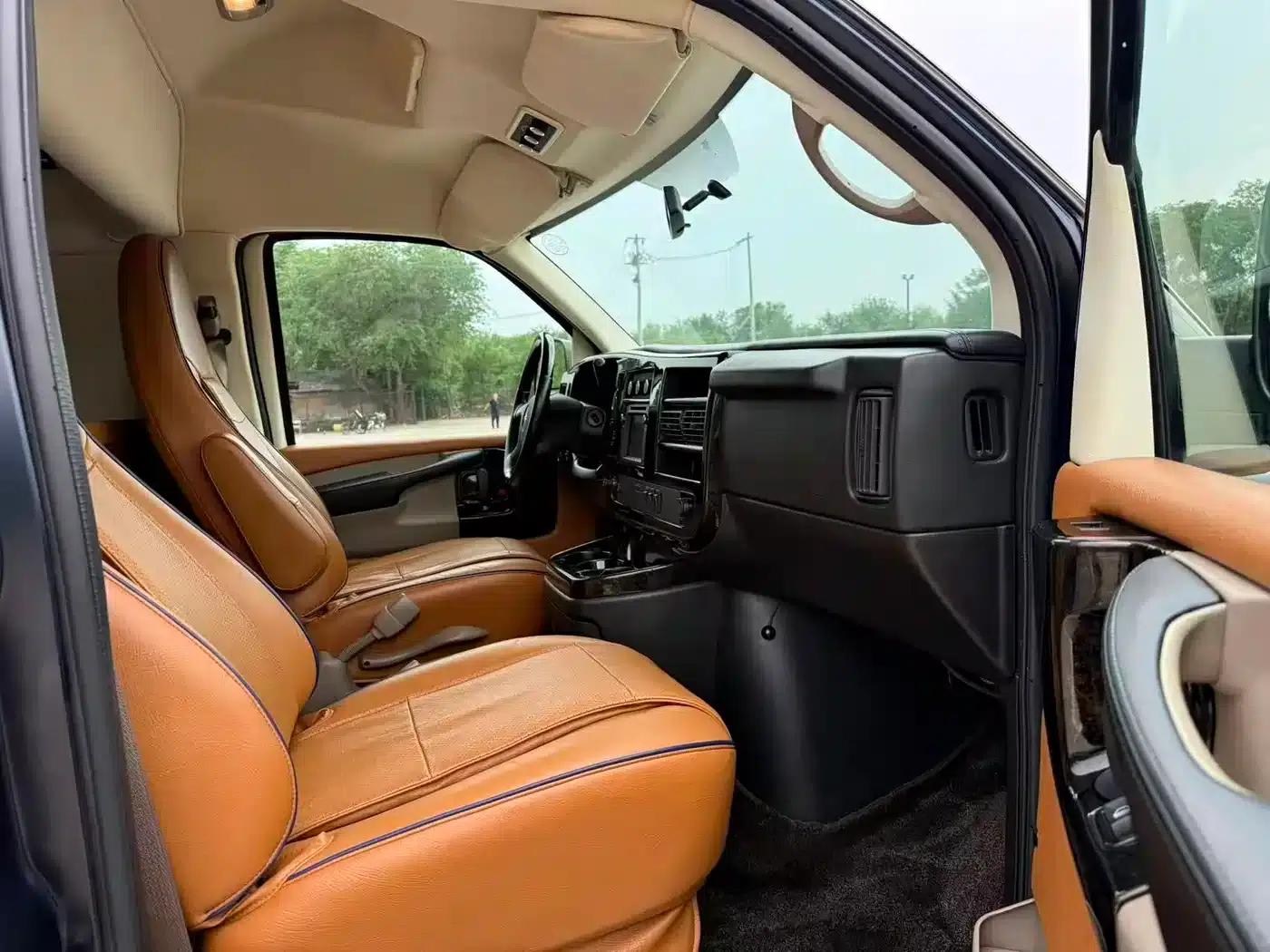 2014 SAVANA 5.3L AWD Leader Edition — миниатюра 9