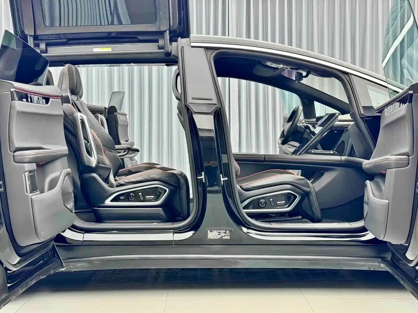 HiPhi X 2021 Flagship Edition 6-seater — миниатюра 12