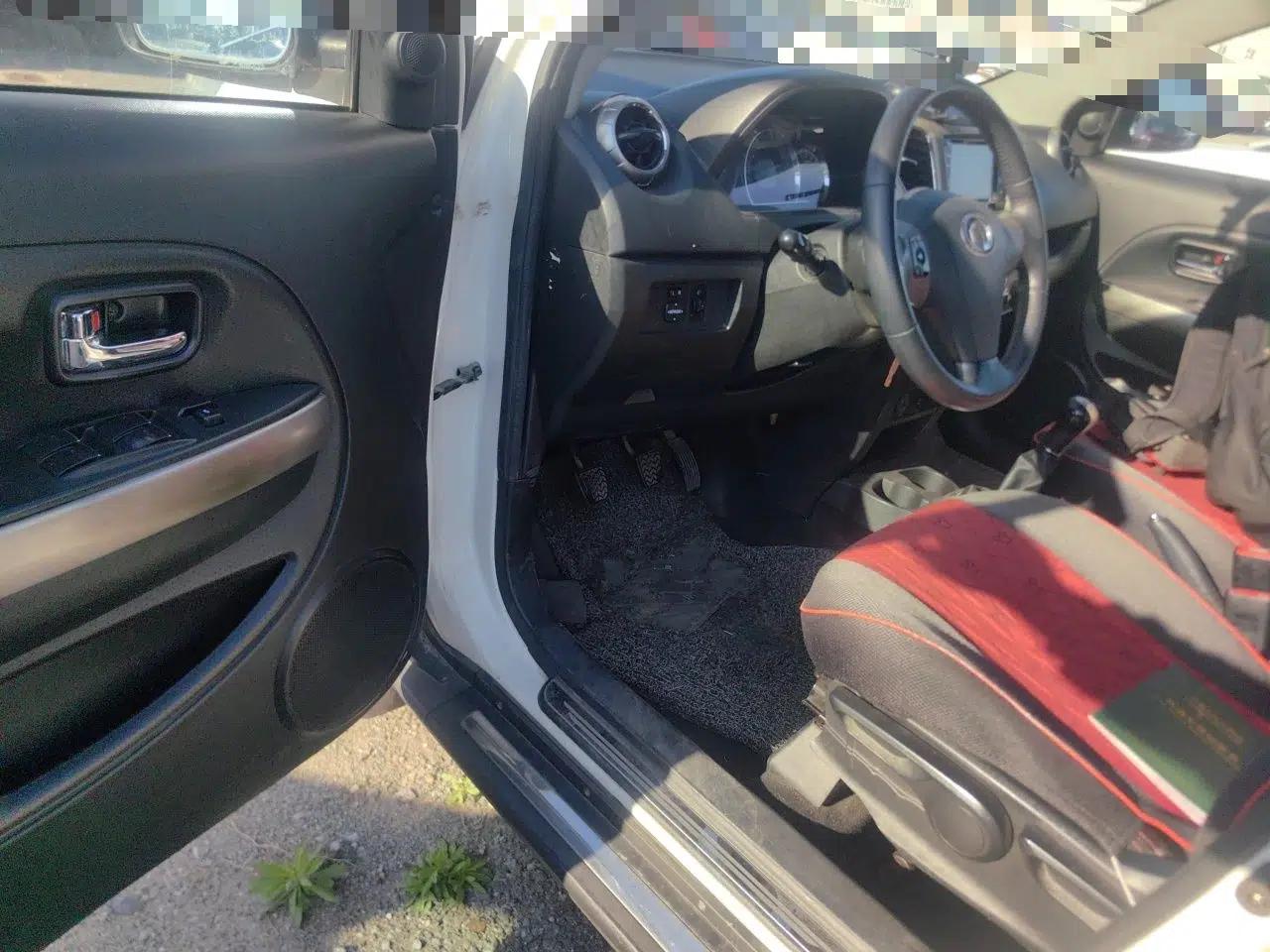Great Wall M4 2012 1.5L Manual Luxury Version — миниатюра 17