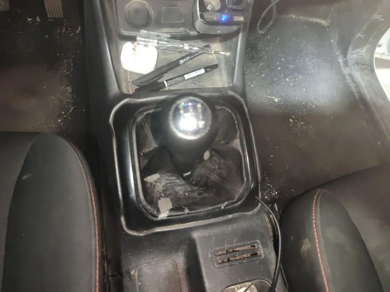 CHANGAN OSHAN X70A 2019 1.5L Manual Basic Version China VI Standard — миниатюра 13