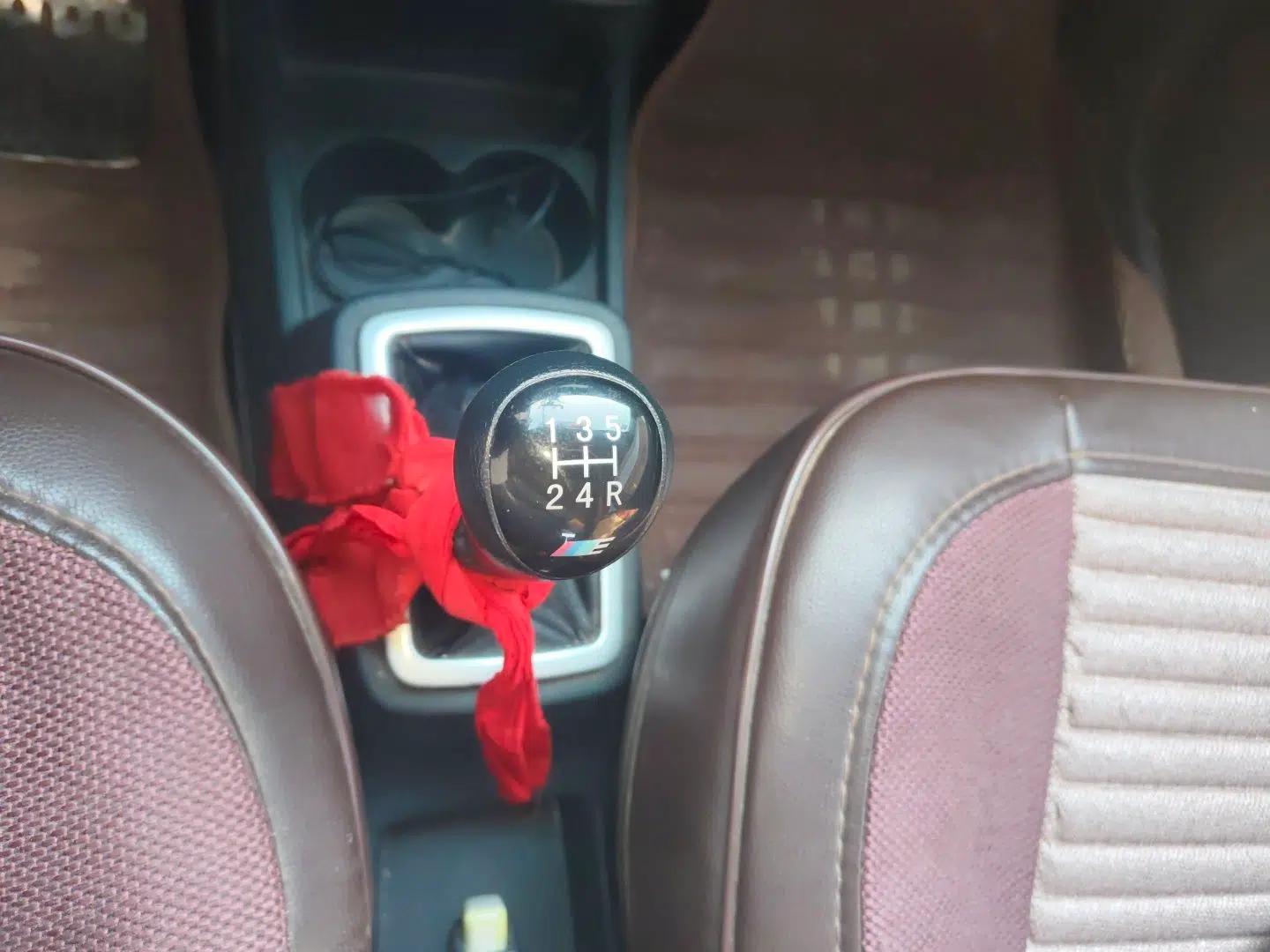 CHANGAN OSHAN Olisway 2015 X6 1.4L Manual Mount Everest Edition — миниатюра 15
