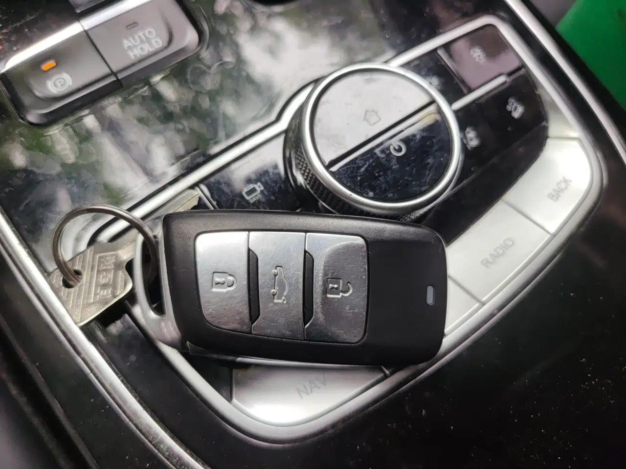 CHANGAN OSHAN COS1 2020 GT 2.0T Automatic YueShang Model 6 Seats — миниатюра 9