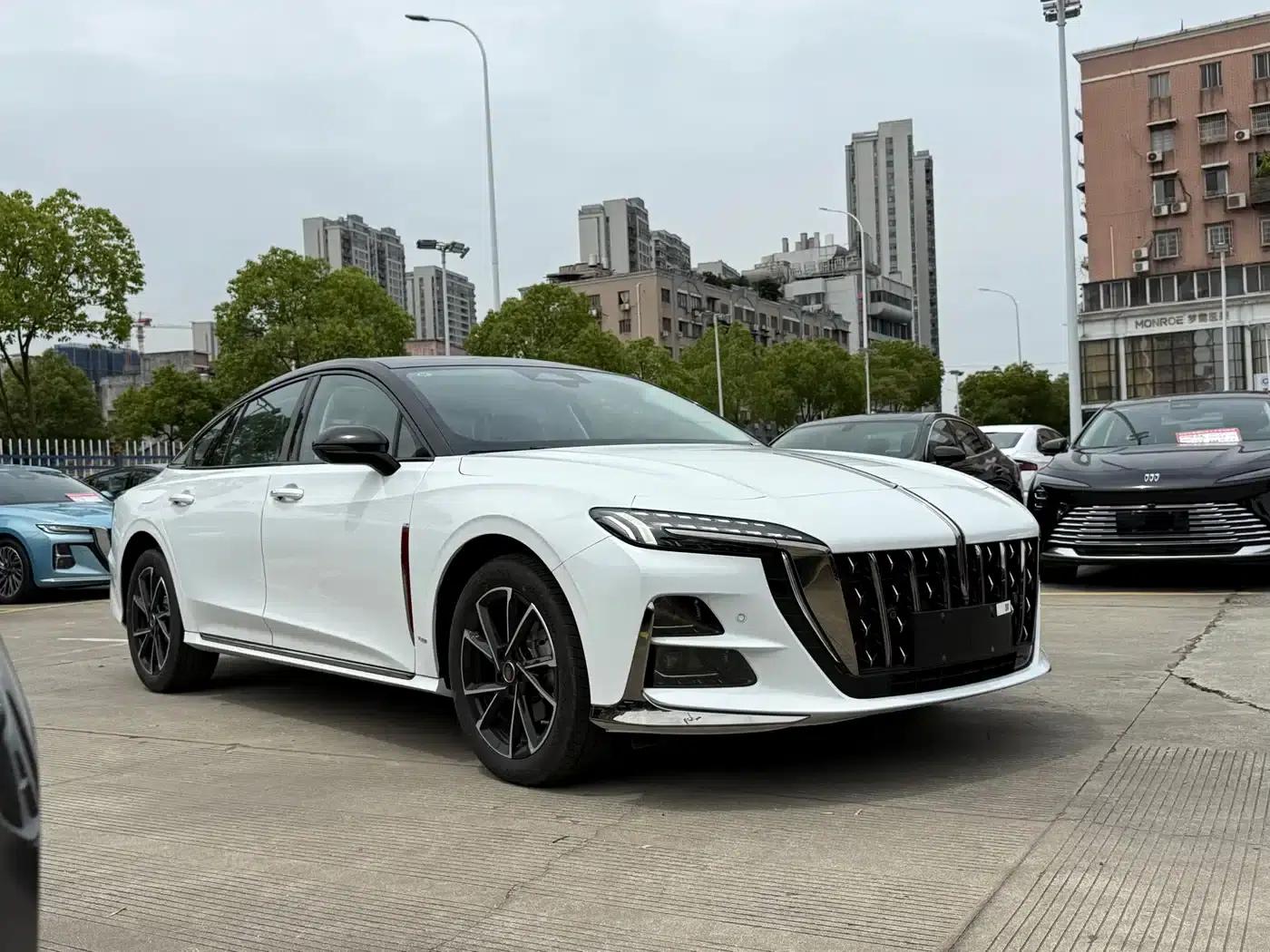 Hongqi H6 2025 2.0T Premium Edition — миниатюра 3