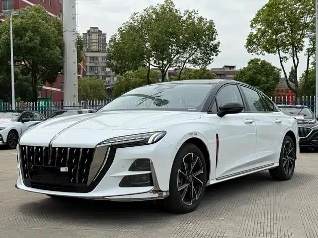 Hongqi H6 2025 2.0T Premium Edition