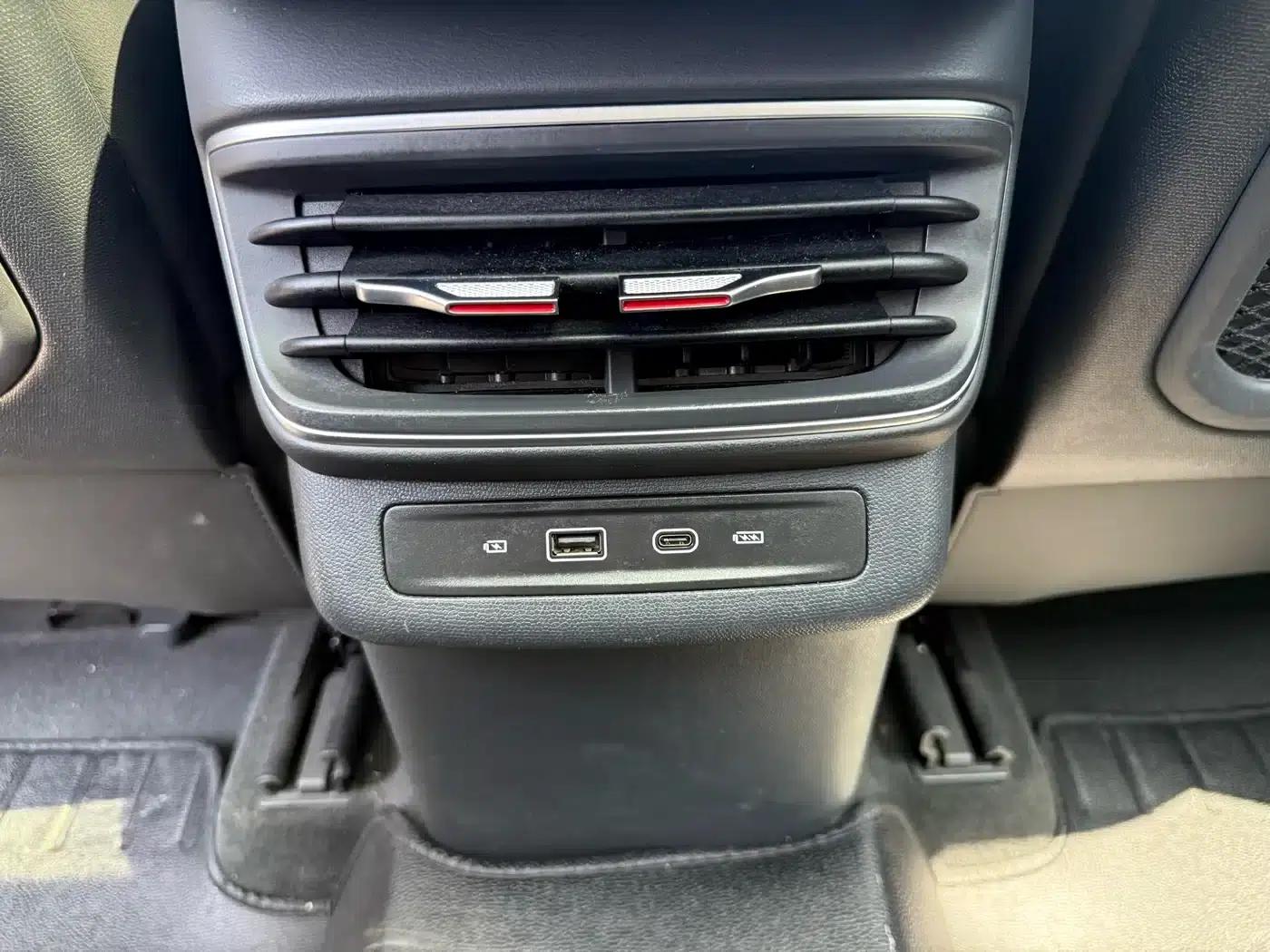 Hongqi HS3 PHEV 2024 Model, 115km/h Performance Edition — миниатюра 13