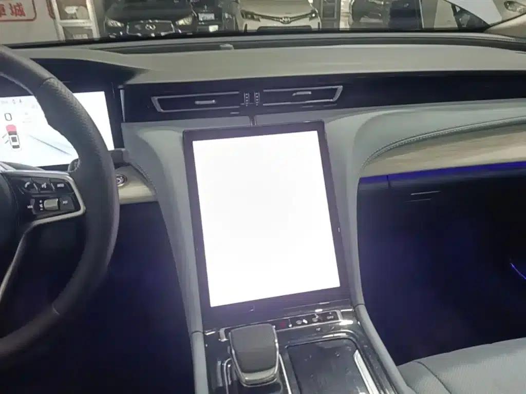 Hongqi H5 PHEV 2025 Model 170 Super Hybrid — миниатюра 13
