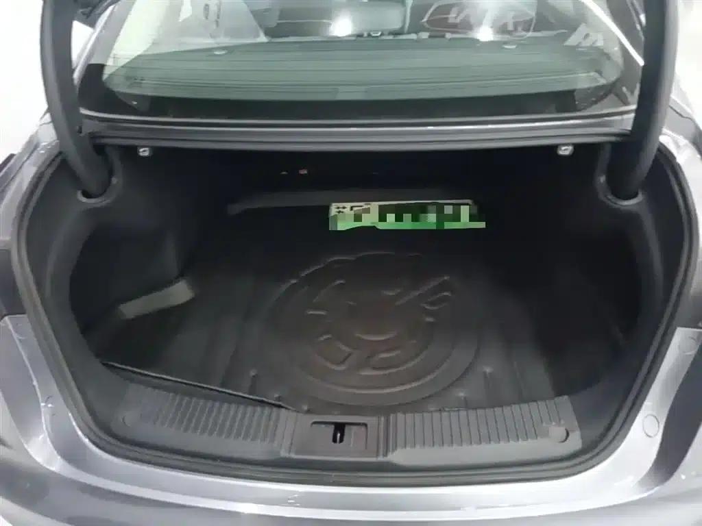 Hongqi H5 PHEV 2025 Model 170 Super Hybrid — миниатюра 19