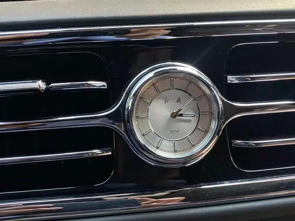 Hongqi Golden Sunflower National Glory 2022 4.0T Premium Flagship Edition 4-seater — миниатюра 12