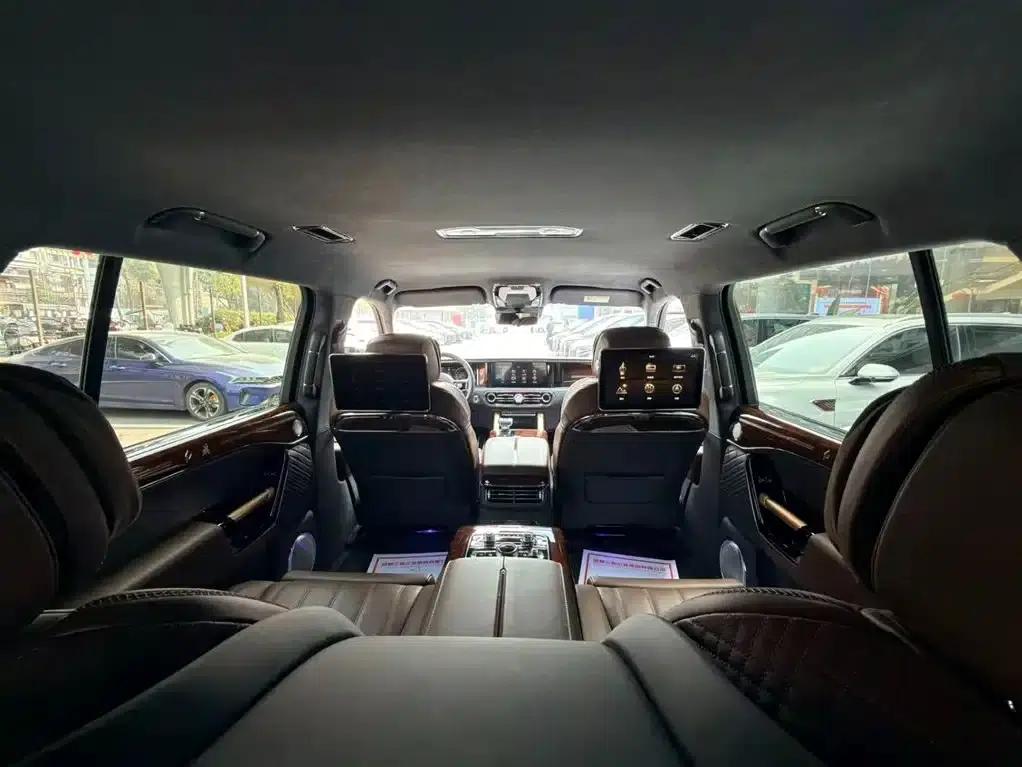 Hongqi Golden Sunflower National Glory 2022 4.0T Premium Flagship Edition 4-seater — миниатюра 19