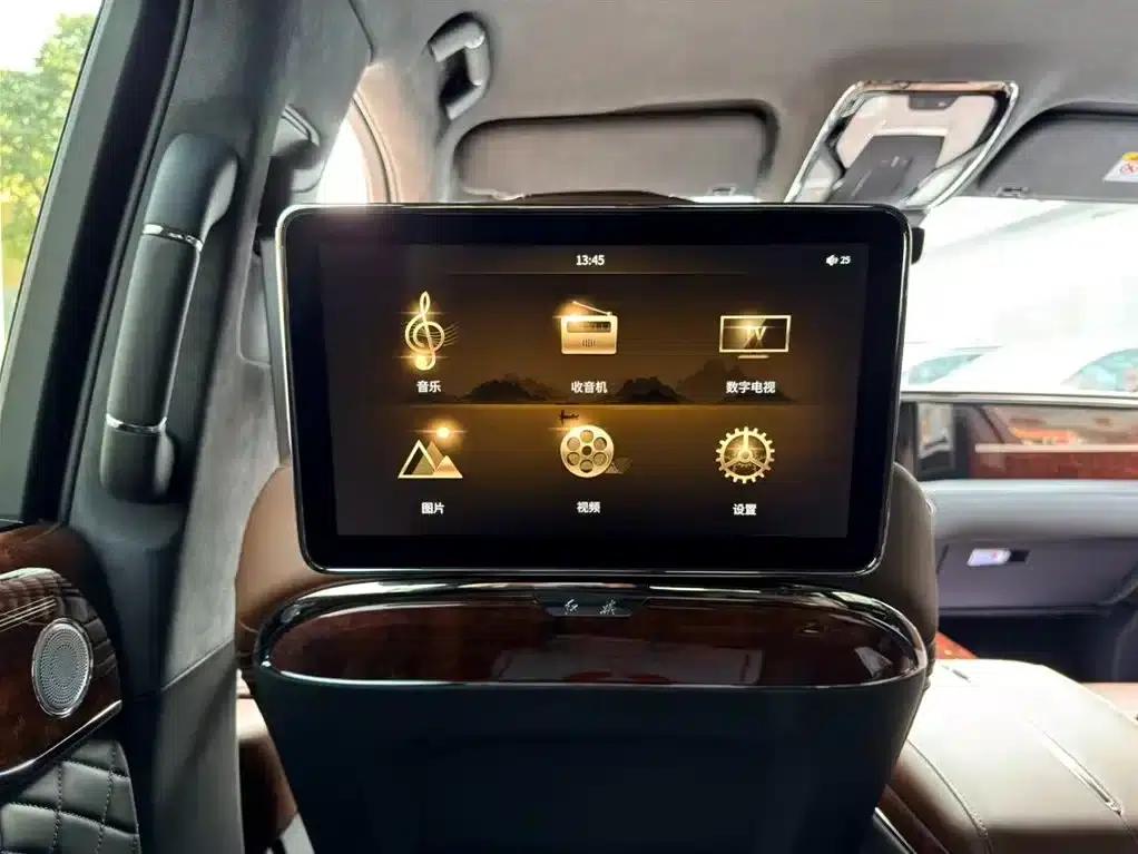 Hongqi Golden Sunflower National Glory 2022 4.0T Premium Flagship Edition 4-seater — миниатюра 20