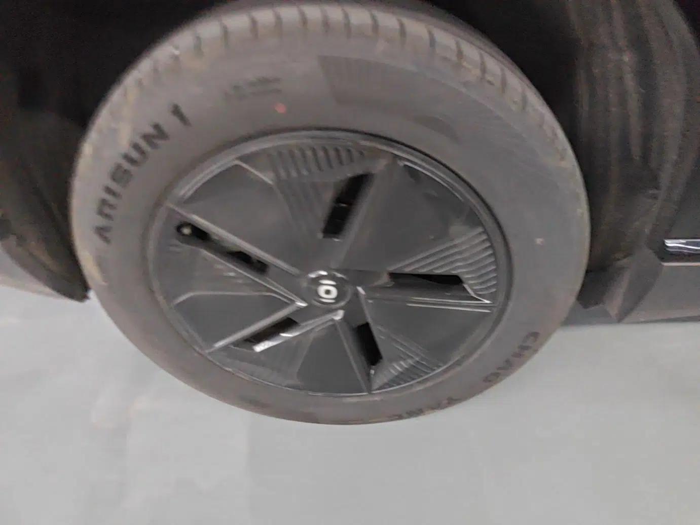 CHANGAN NEVO E07 2025 Extended-Range Two-Wheel Drive 39kWh Pro Smart Edition — миниатюра 10