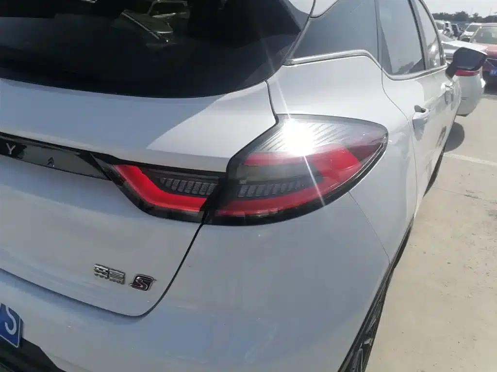 Geely Emgrand S 2021 1.4T CVT Premium Edition — миниатюра 8