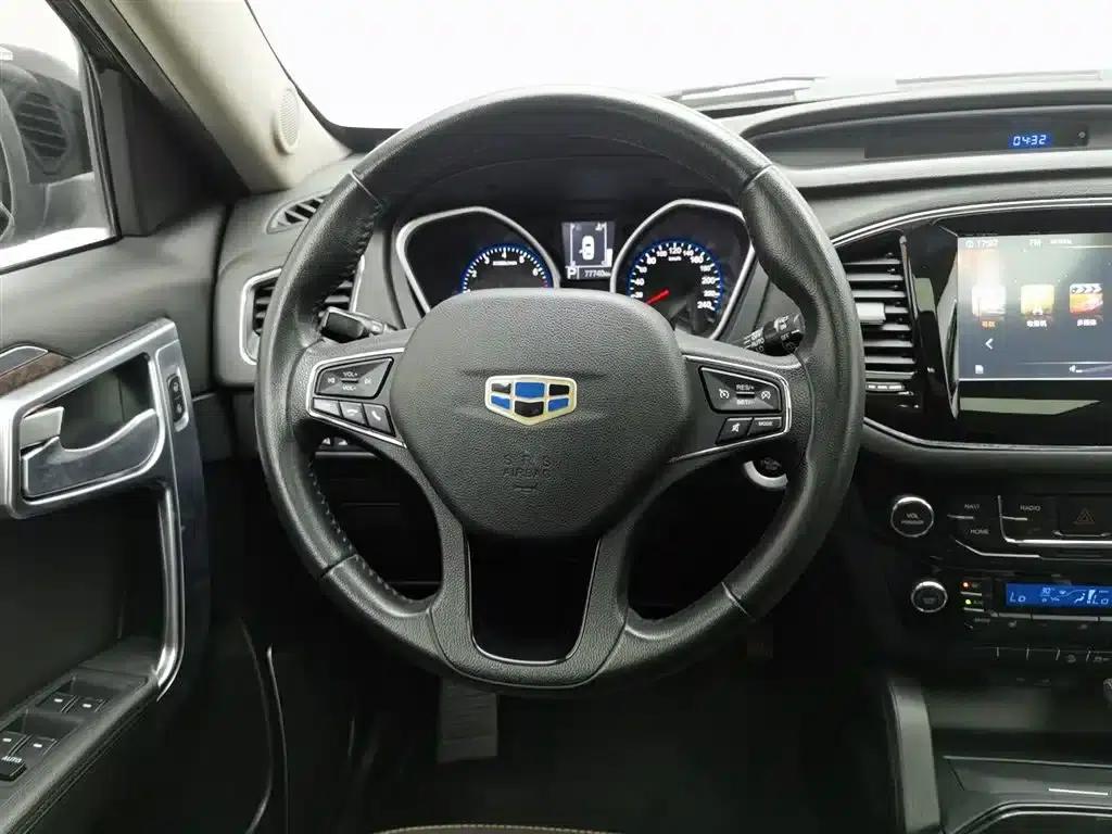 Luxury SUV 2014 2.4L Automatic 2WD Premium Edition — миниатюра 11