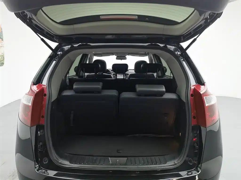 Luxury SUV 2014 2.4L Automatic 2WD Premium Edition — миниатюра 16