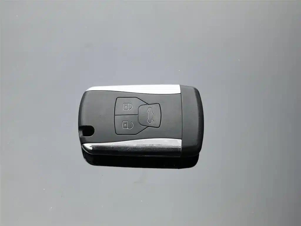 Luxury SUV 2014 2.4L Automatic 2WD Premium Edition — миниатюра 19
