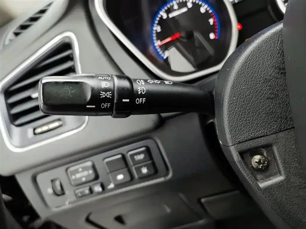 Luxury SUV 2014 2.4L Automatic 2WD Premium Edition — миниатюра 21