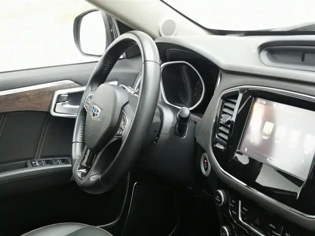 Luxury SUV 2014 2.4L Automatic 2WD Premium Edition — миниатюра 22