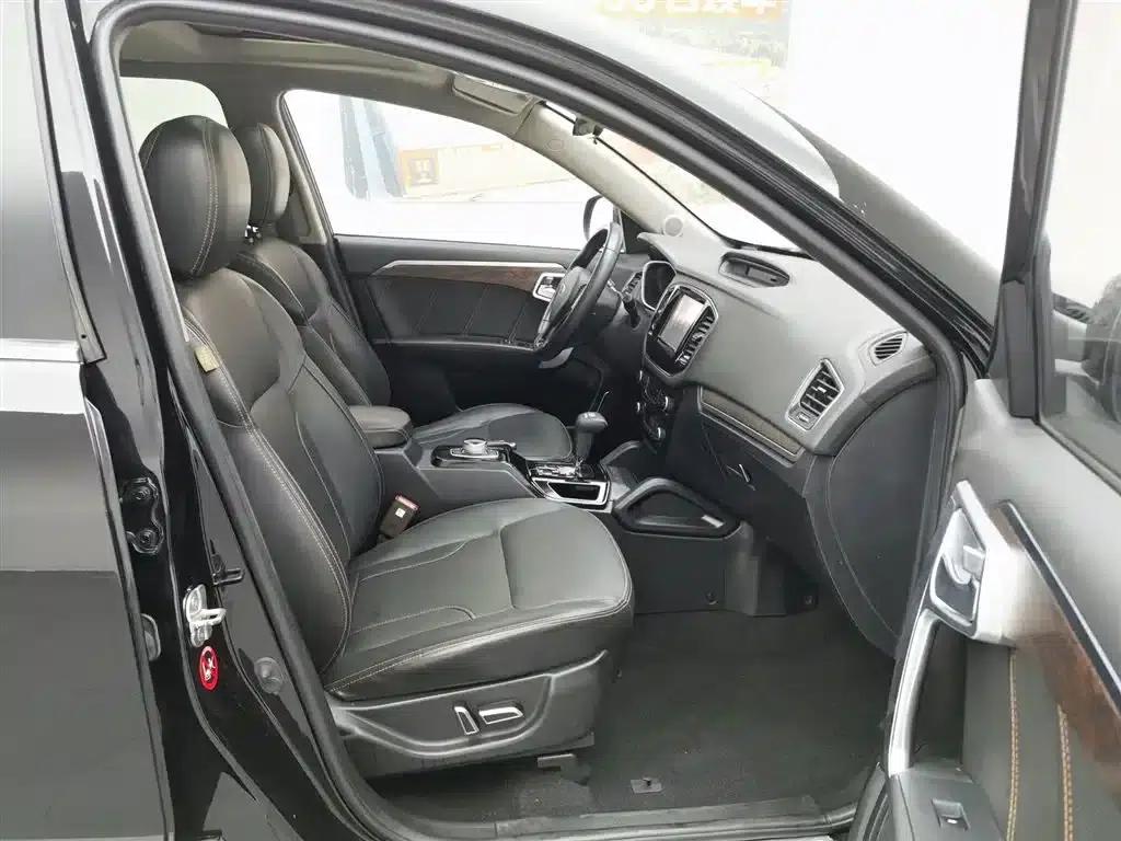 Luxury SUV 2014 2.4L Automatic 2WD Premium Edition — миниатюра 23