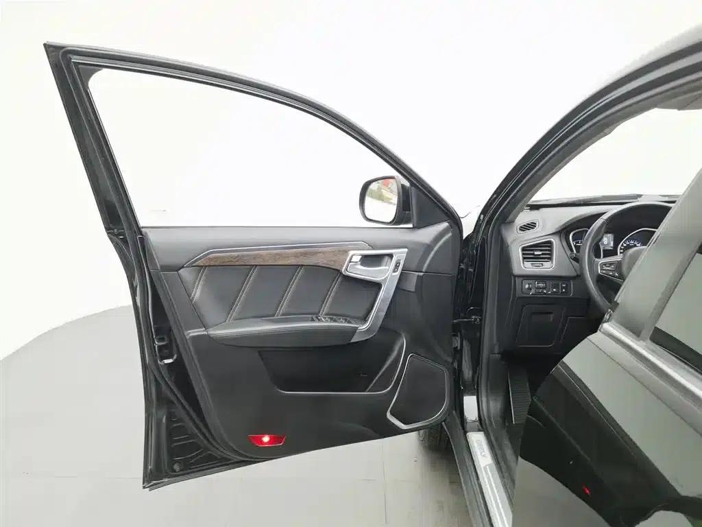 Luxury SUV 2014 2.4L Automatic 2WD Premium Edition — миниатюра 8
