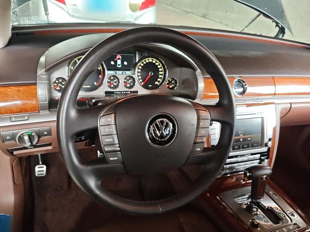 Volkswagen Phaeton 2012 3.0L Business Edition — миниатюра 11
