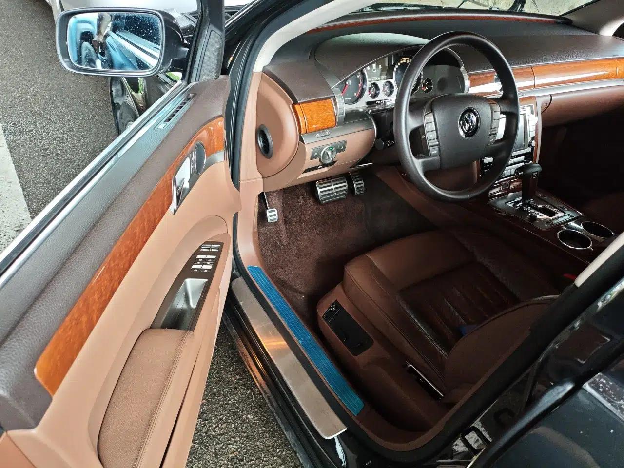 Volkswagen Phaeton 2012 3.0L Business Edition — миниатюра 17