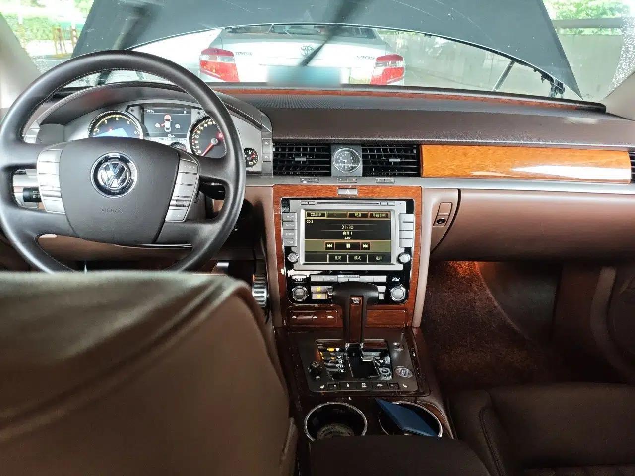 Volkswagen Phaeton 2012 3.0L Business Edition — миниатюра 10