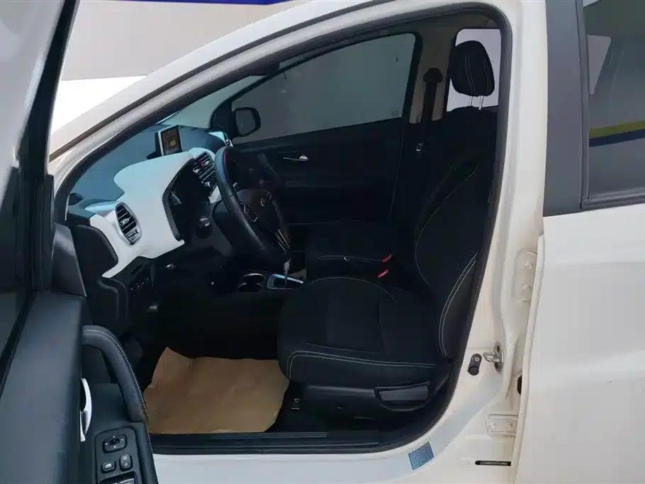 JAC iEV6E 2017 model — миниатюра 9