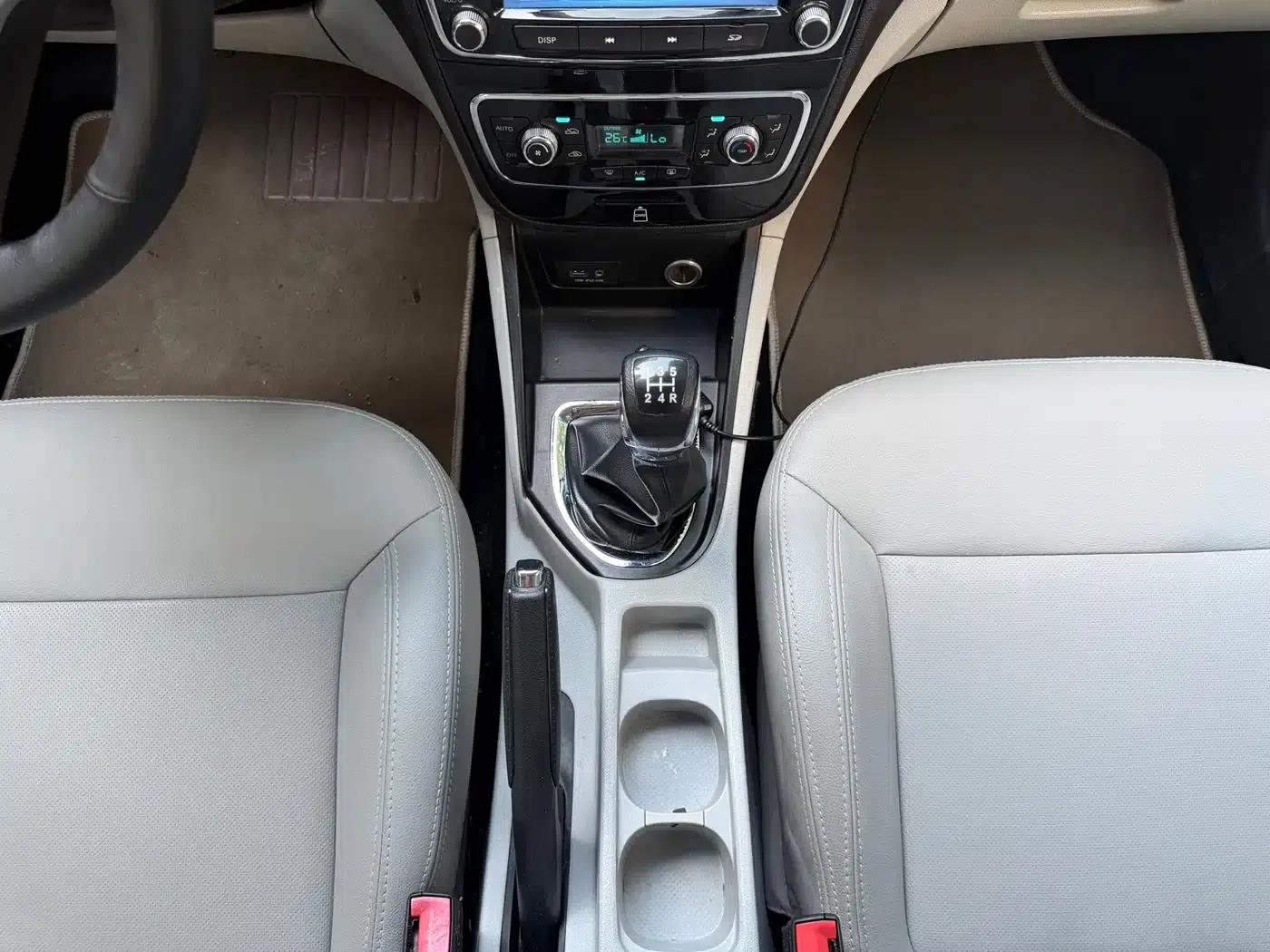 Heyue 2014 1.5L Manual Deluxe Edition (National IV Emission Standard) — миниатюра 12