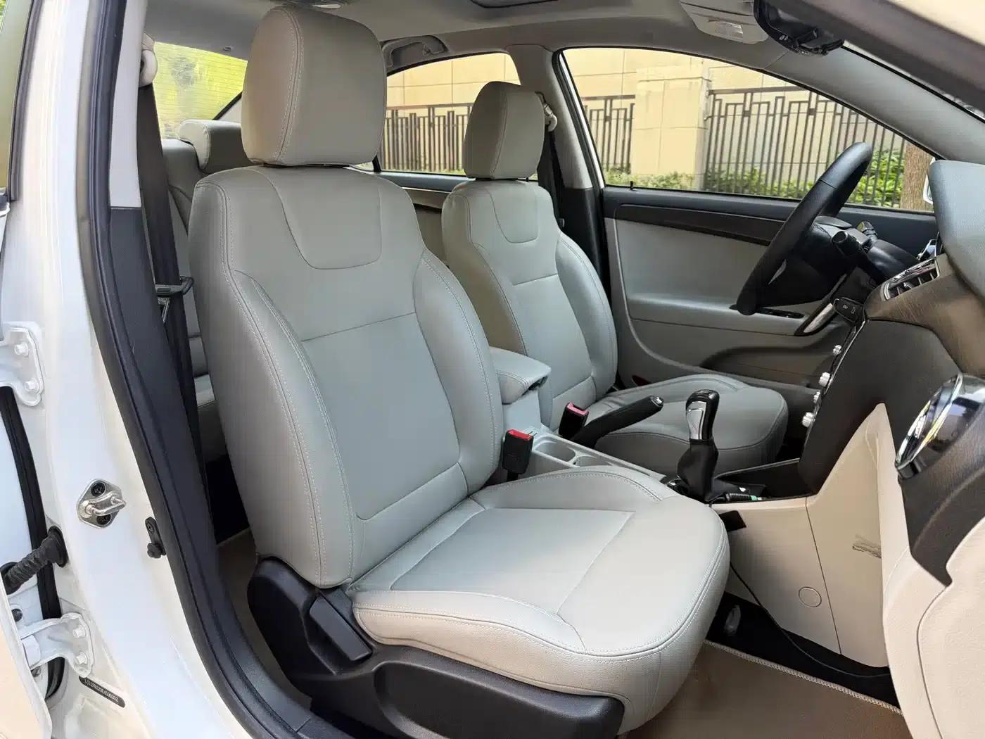 Heyue 2014 1.5L Manual Deluxe Edition (National IV Emission Standard) — миниатюра 16