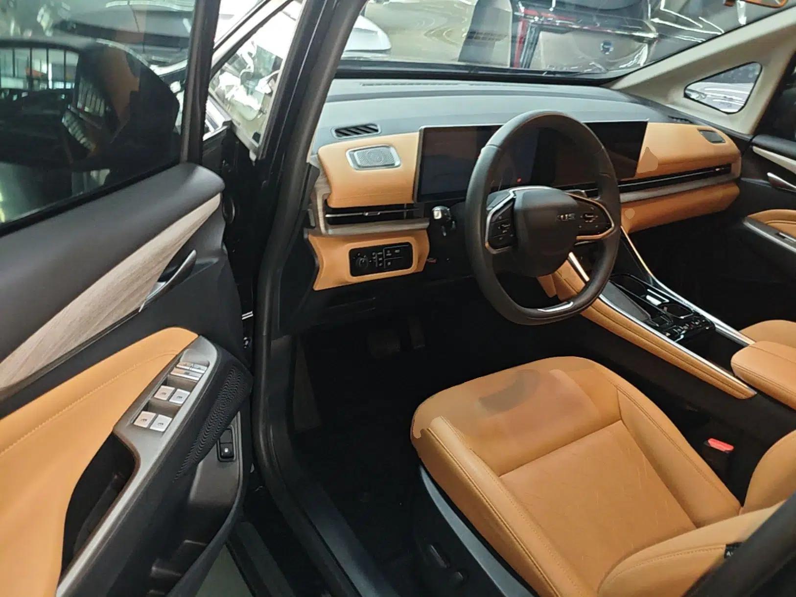 SAIC MAXUS G50 PHEV 2025 Leading Edition — миниатюра 19