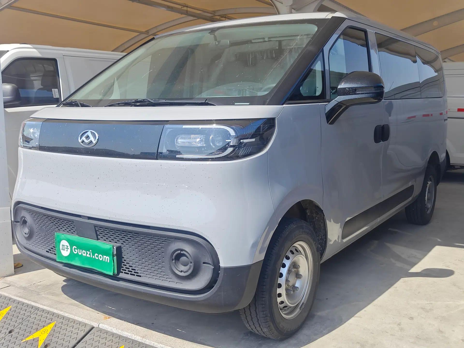 SAIC MAXUS Dana V1 2025 V1+ Short Wheelbase Low-Roof Multi-Function Version (42 kWh) — миниатюра 1