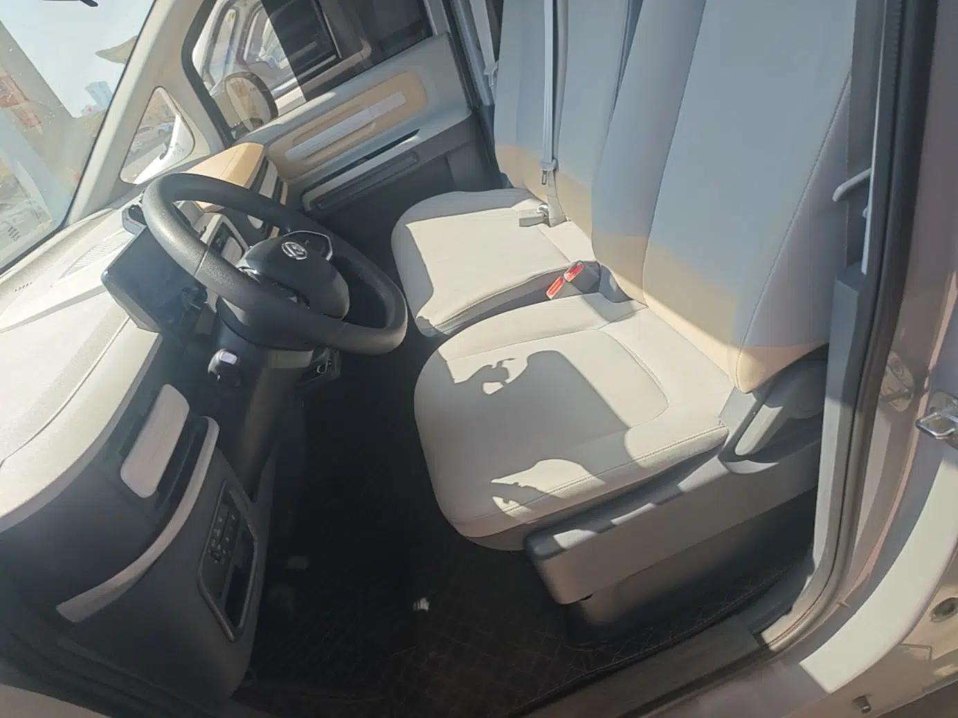 SAIC MAXUS Dana V1 2025 V1+ Short Wheelbase Low-Roof Multi-Function Version (42 kWh) — миниатюра 18