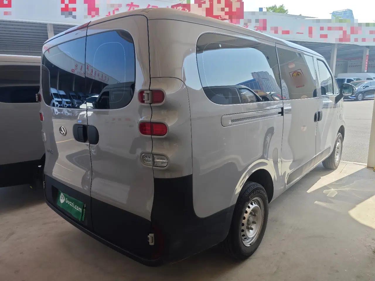 SAIC MAXUS Dana V1 2025 V1+ Short Wheelbase Low-Roof Multi-Function Version (42 kWh) — миниатюра 6