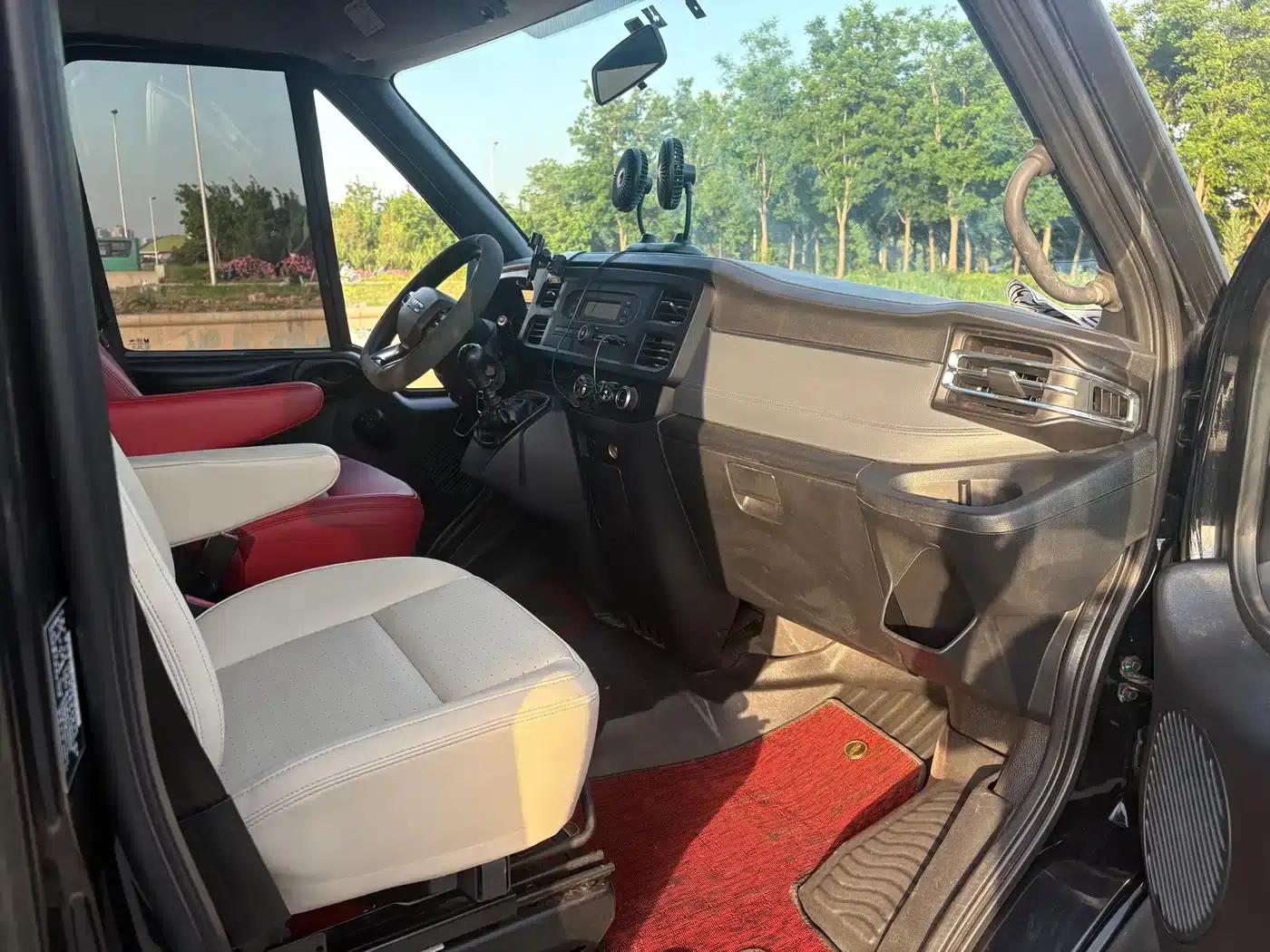 Jiangling Fushun 2022 2.0T Manual Multi-functional Passenger Vehicle, Medium Wheelbase, Medium-High Roof, 6-7 Seats — миниатюра 6