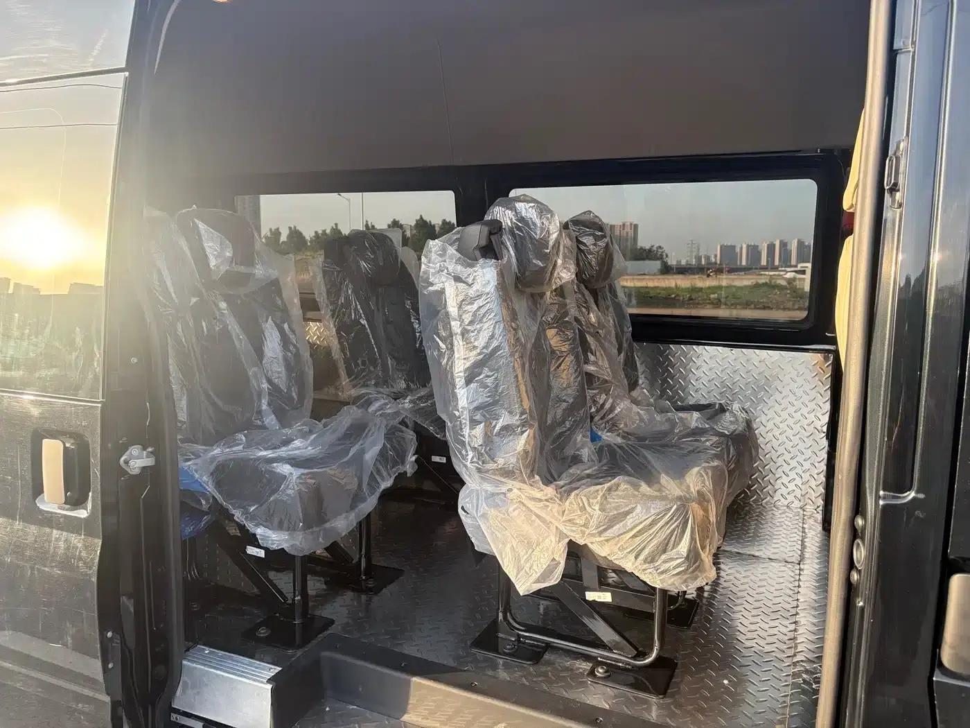 Jiangling Fushun 2022 2.0T Manual Multi-functional Passenger Vehicle, Medium Wheelbase, Medium-High Roof, 6-7 Seats — миниатюра 7