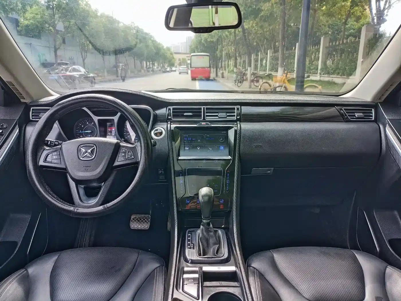 Yusheng S330 2016 1.5L GTDi Automatic 2WD Premium Edition — миниатюра 28