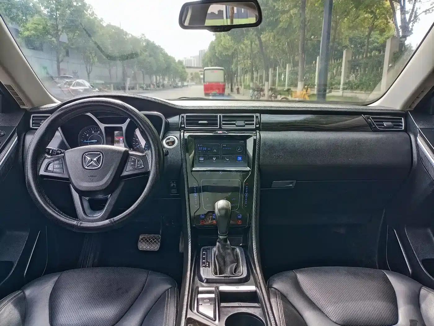 Yusheng S330 2016 1.5L GTDi Automatic 2WD Premium Edition — миниатюра 32