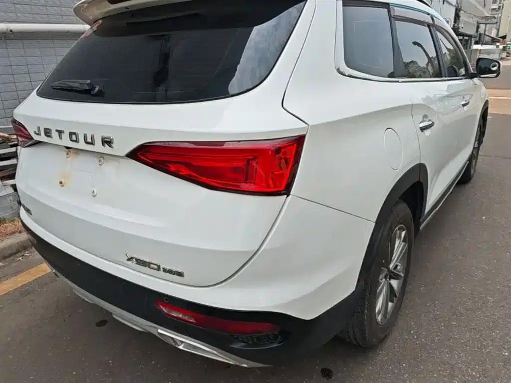 Jetour X90 2019 1.5T Automatic Enjoyment Edition 6-seater National V Emission Standard — миниатюра 8