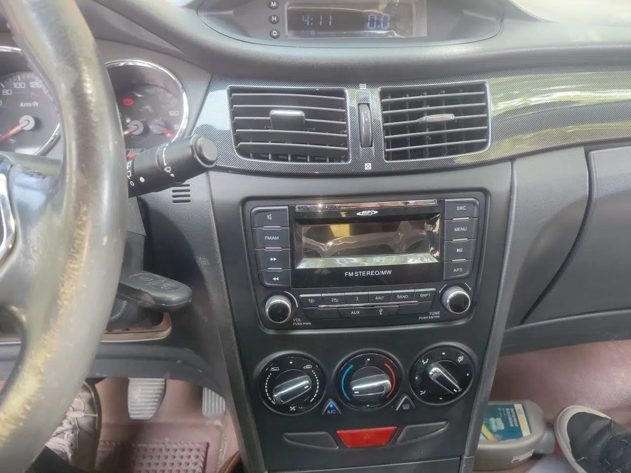 Dongfeng Aeolus H30 2013 CROSS 1.6L Manual Luxury Model — миниатюра 14