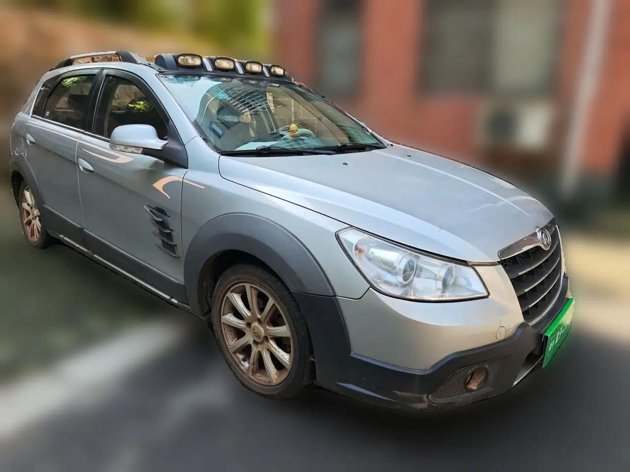Dongfeng Aeolus H30 2012 CROSS 1.6L Manual Luxury Model — миниатюра 3