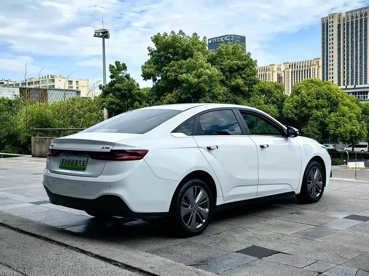 Geely Geometry A 2022 Pro 430KM Green Apple Pro — миниатюра 6