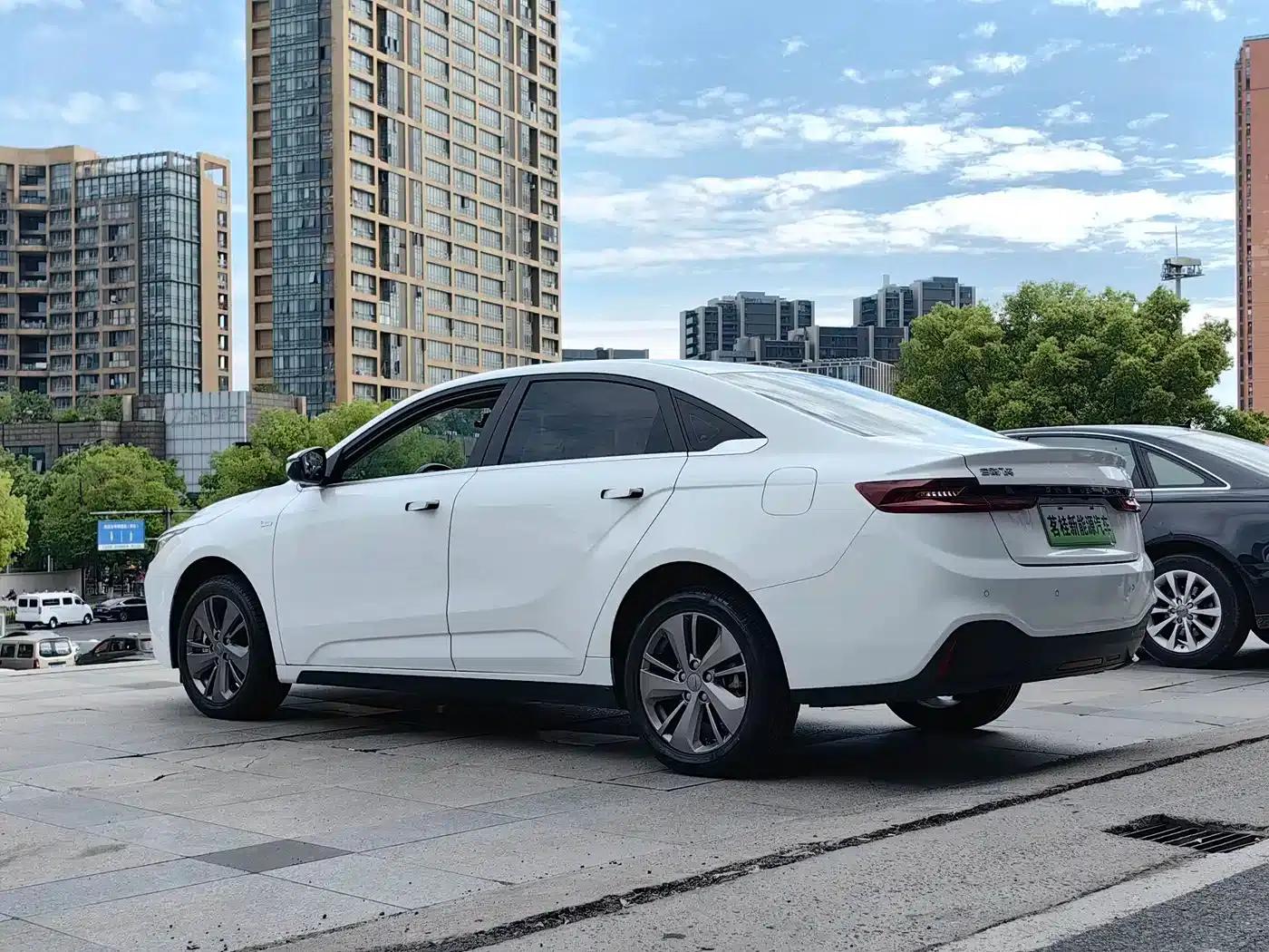 Geely Geometry A 2022 Pro 430KM Green Apple Pro — миниатюра 7